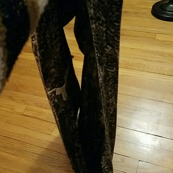 Michael Kors - Infiniti Scarf - Picture 3 of 4